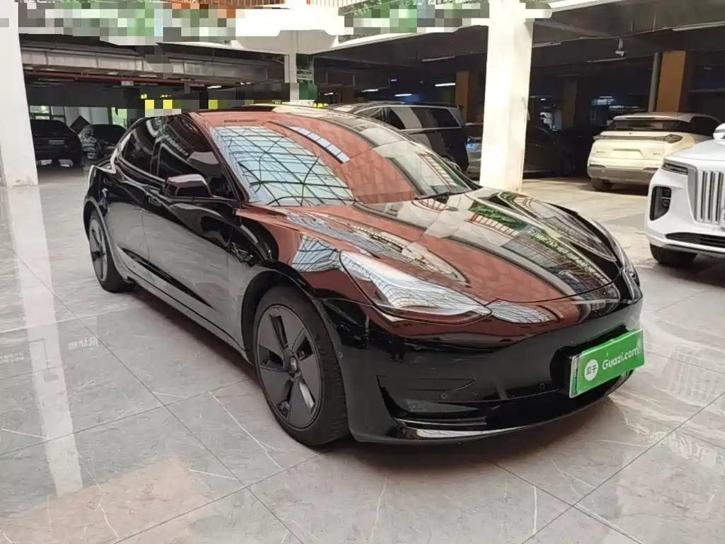 Tesla Model 3 — фото 4