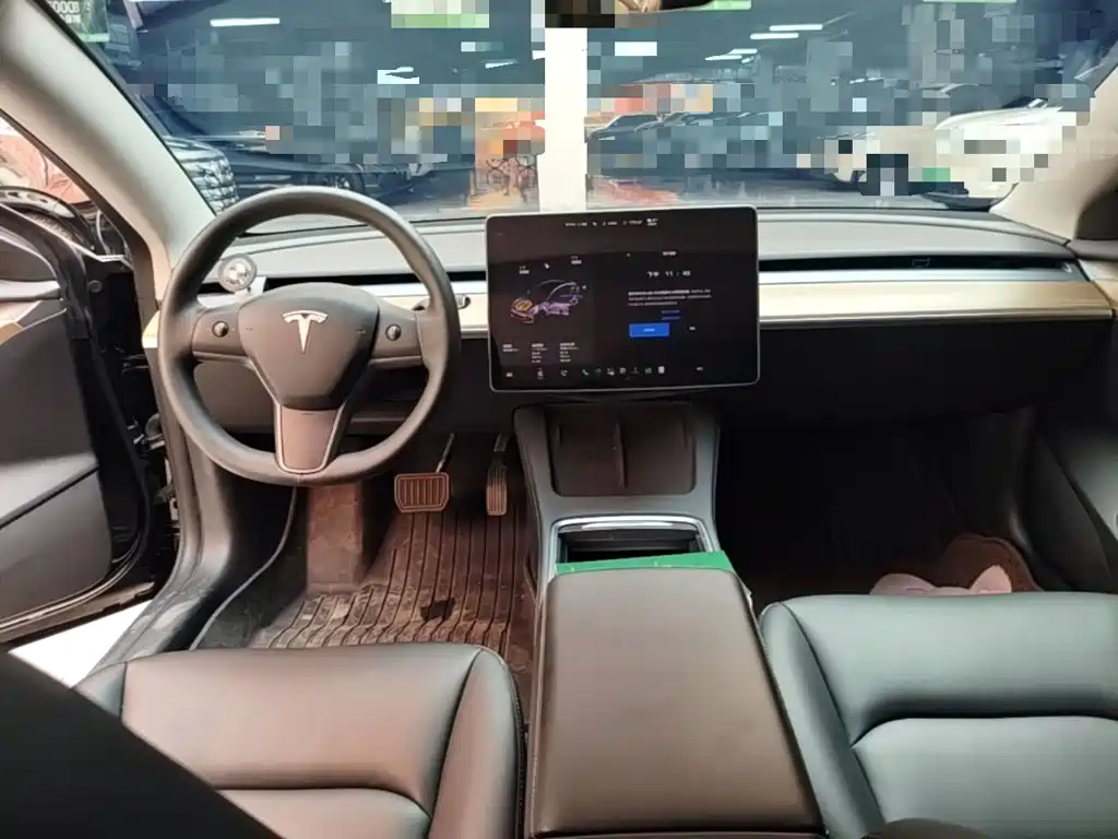 Tesla Model 3 — фото 10