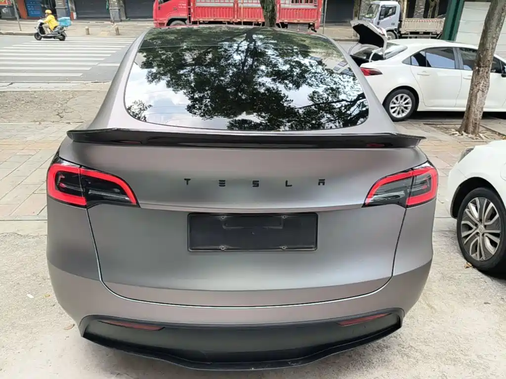 Tesla Model Y — фото 6
