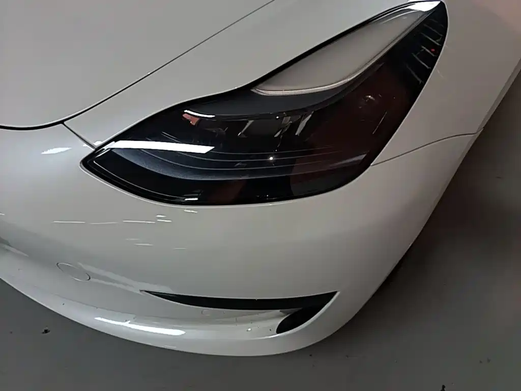 Tesla Model 3 — фото 24