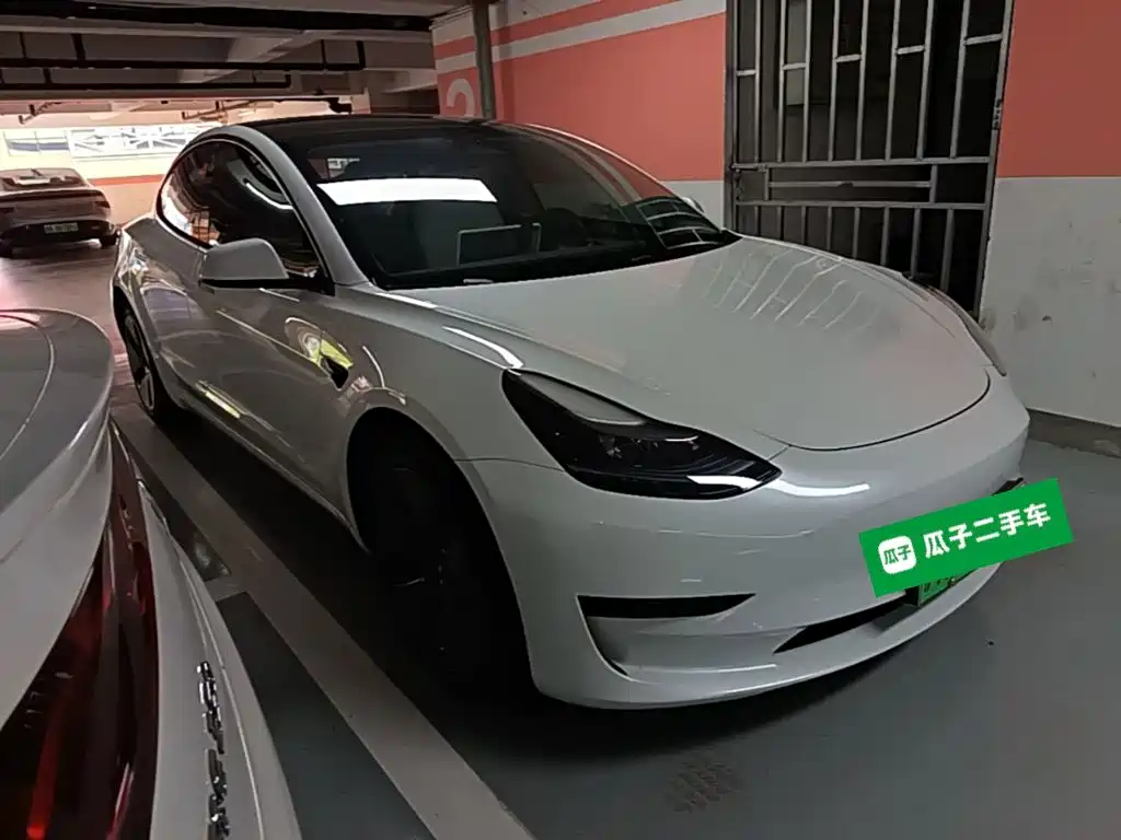 Tesla Model 3 — фото 4