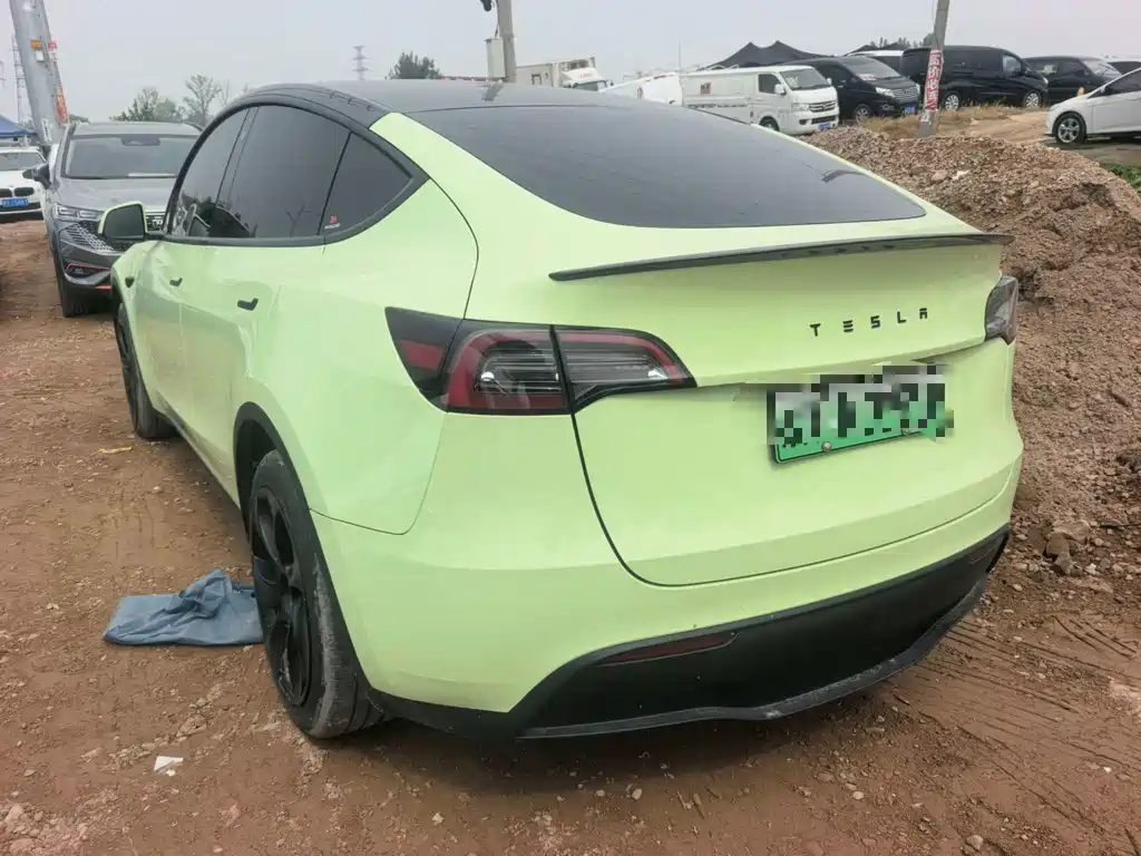 Tesla Model Y — фото 9