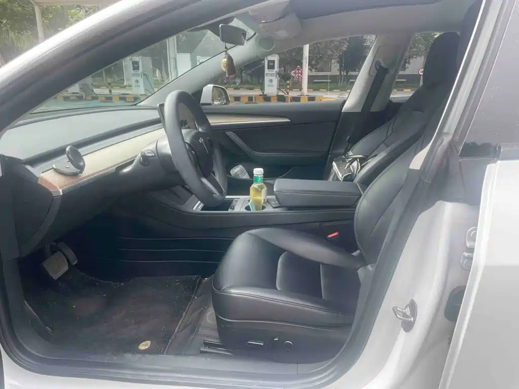 Tesla Model 3 — фото 3
