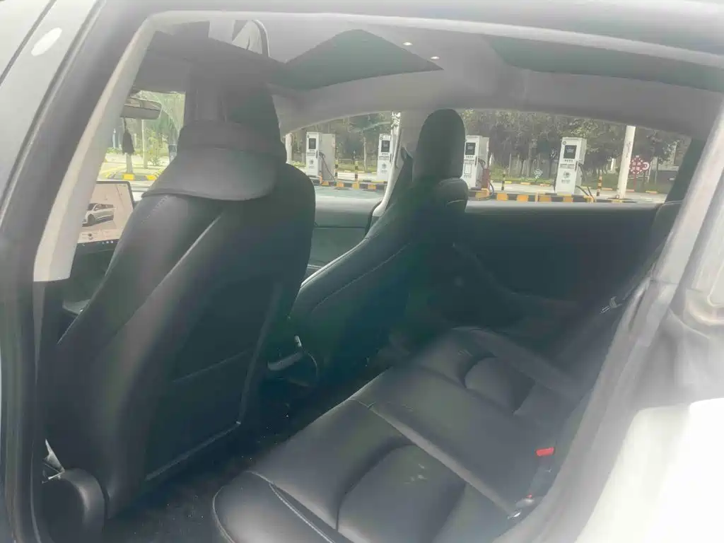 Tesla Model 3 — фото 4