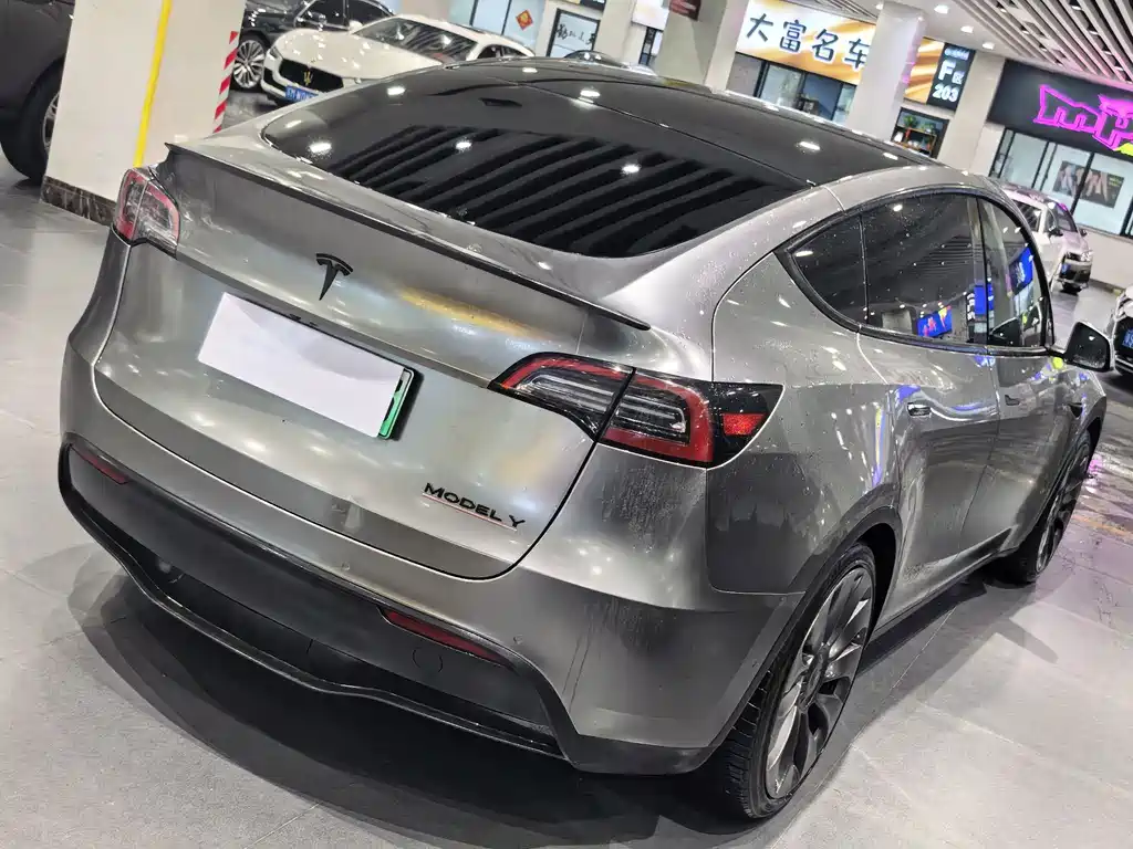 Tesla Model Y — фото 4