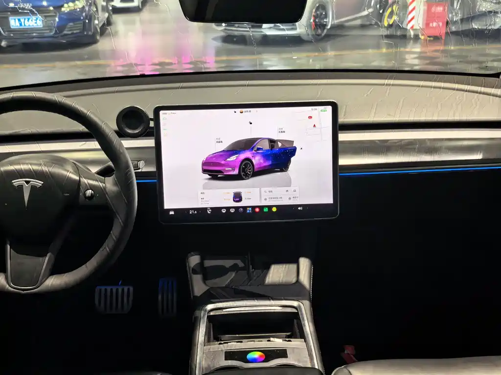 Tesla Model Y — фото 10