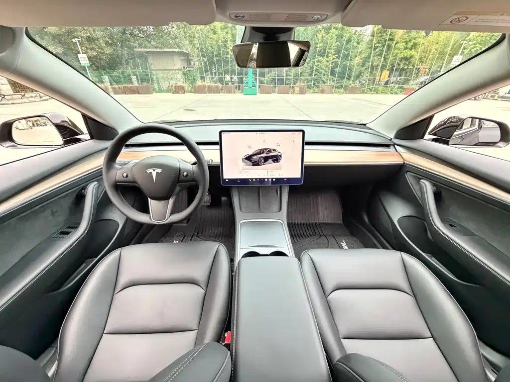 Tesla Model 3 — фото 5