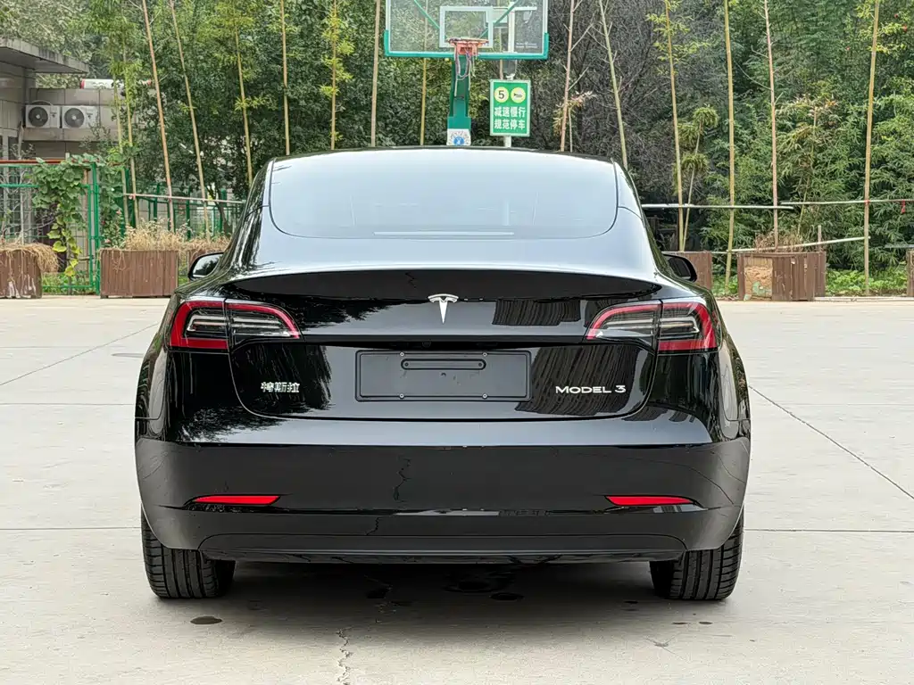 Tesla Model 3 — фото 8