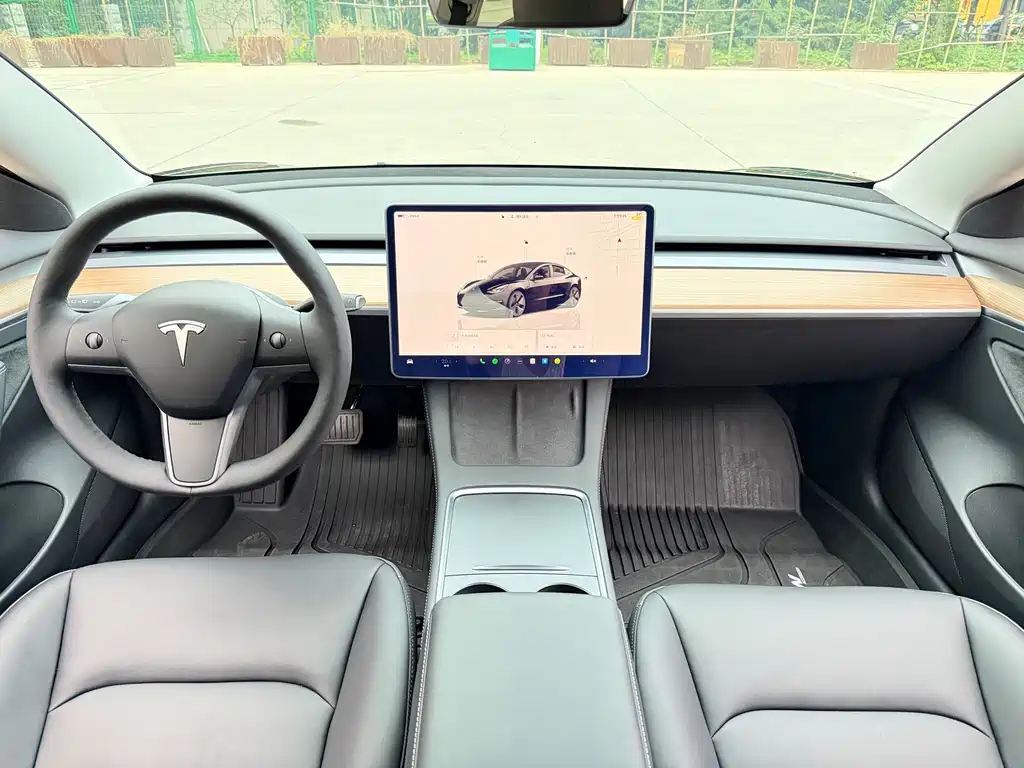 Tesla Model 3 — фото 10