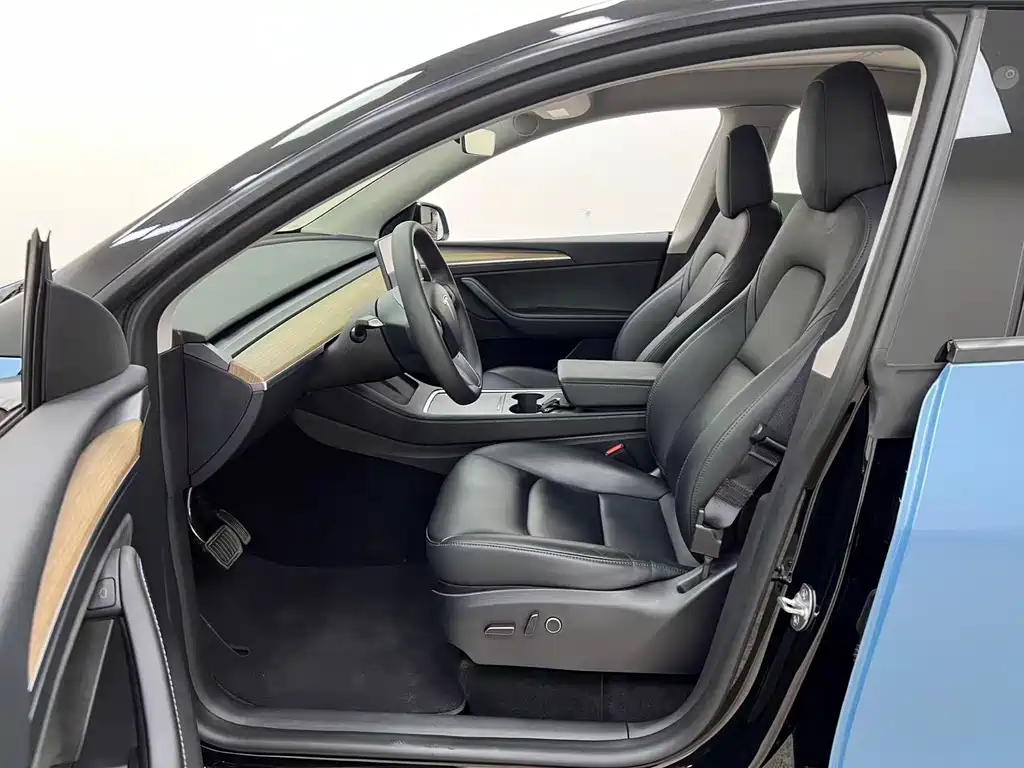Tesla Model Y — фото 7