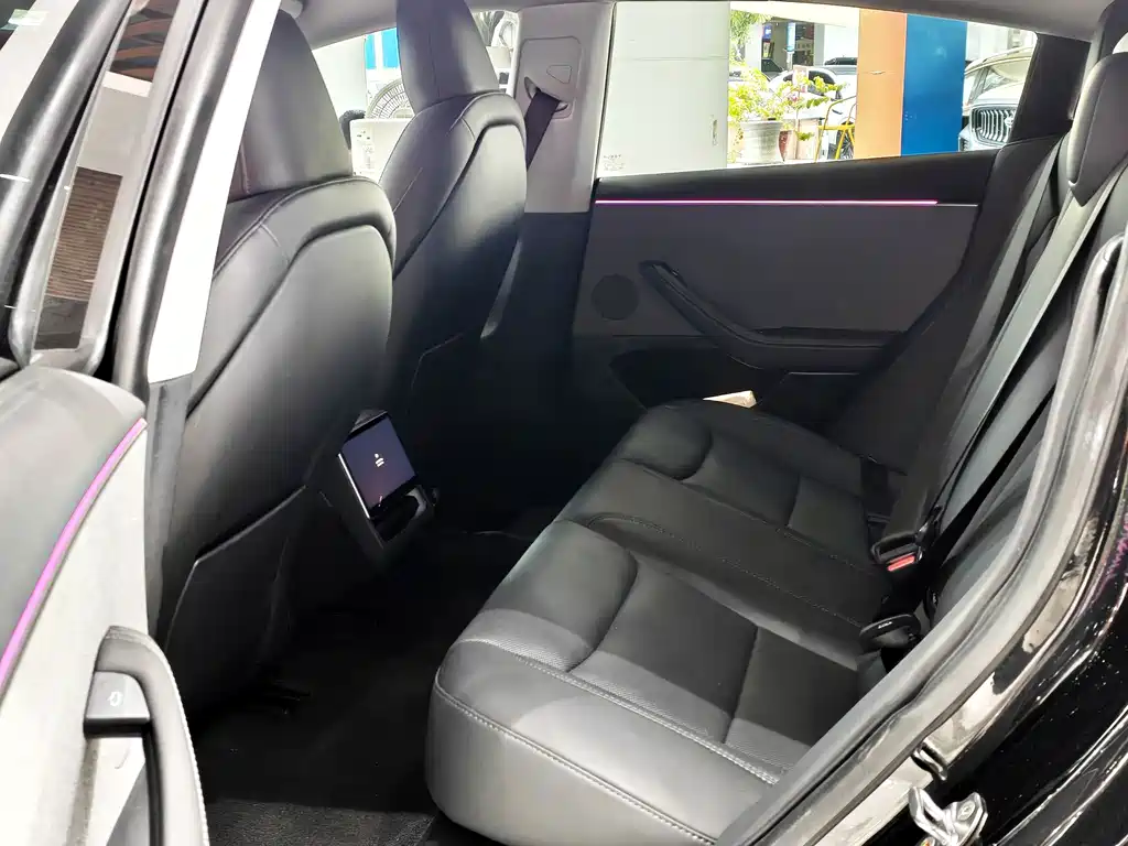 Tesla Model 3 — фото 13