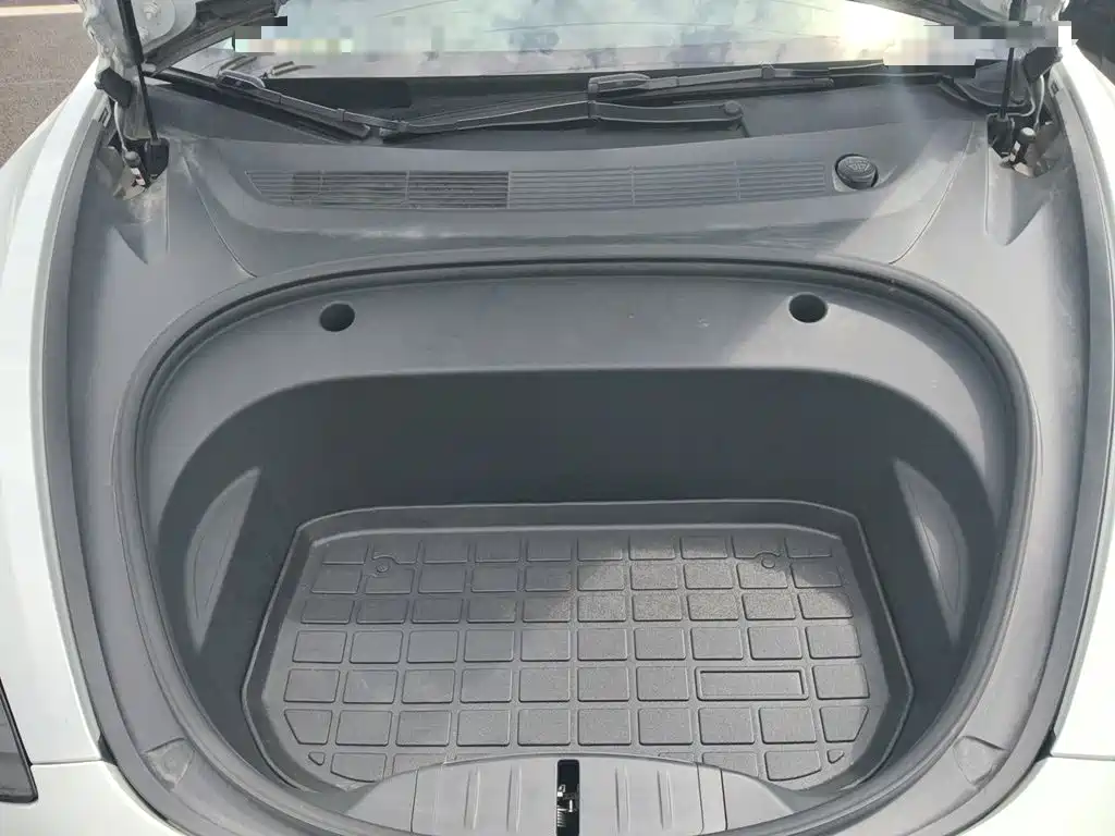 Tesla Model 3 — фото 11
