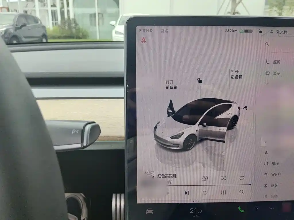 Tesla Model 3 — фото 4