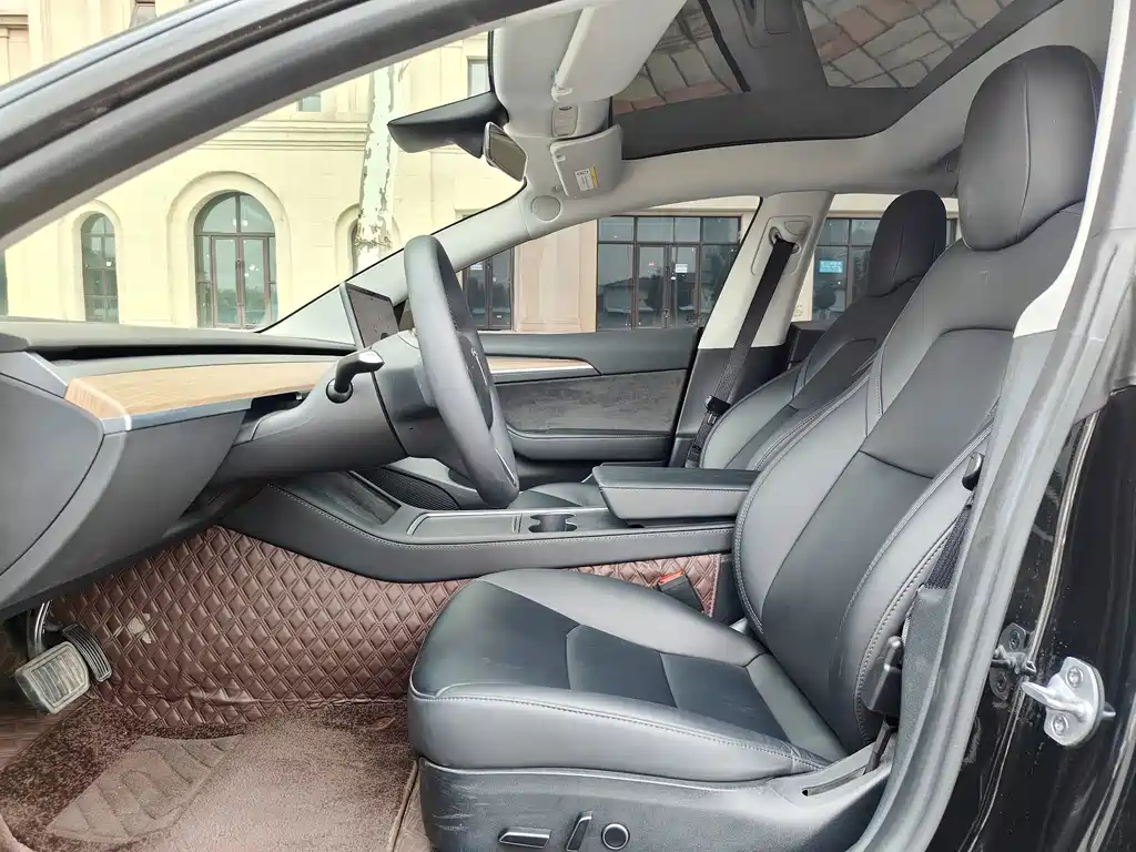 Tesla Model 3 — фото 4