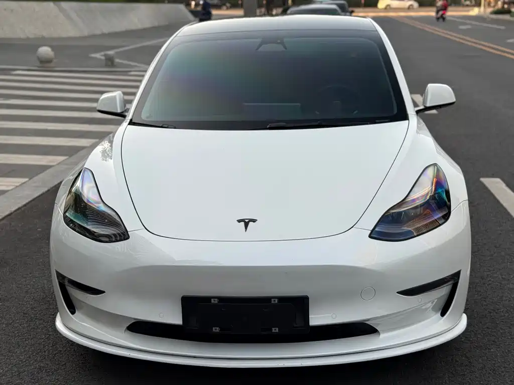 Tesla Model 3 — фото 2