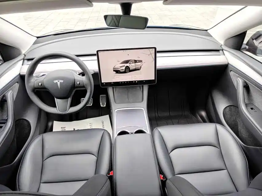 Tesla Model Y — фото 5