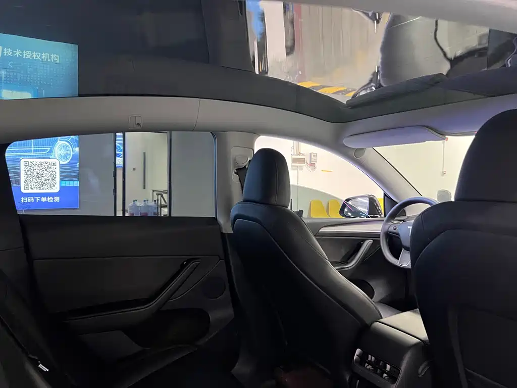 Tesla Model Y — фото 13
