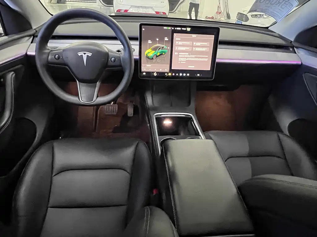 Tesla Model Y — фото 7