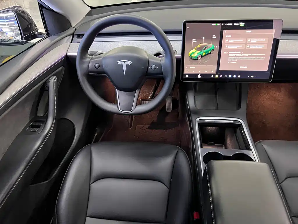 Tesla Model Y — фото 8