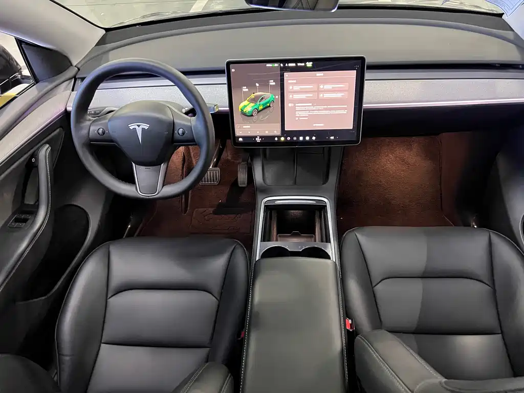 Tesla Model Y — фото 9