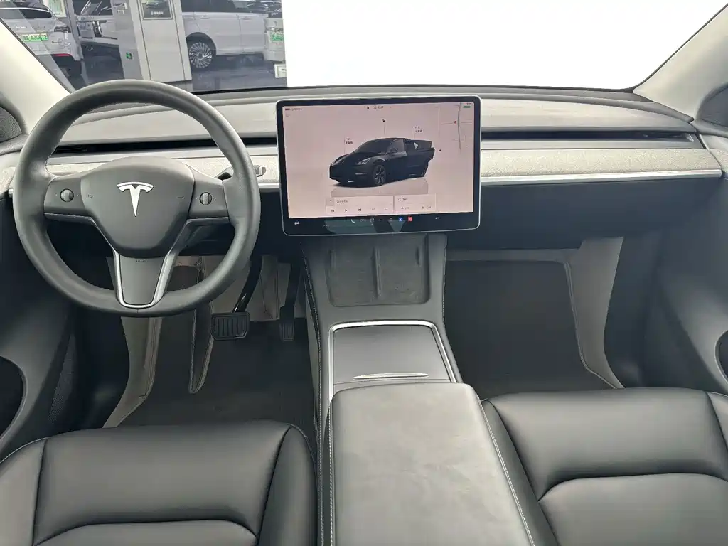 Tesla Model Y — фото 5