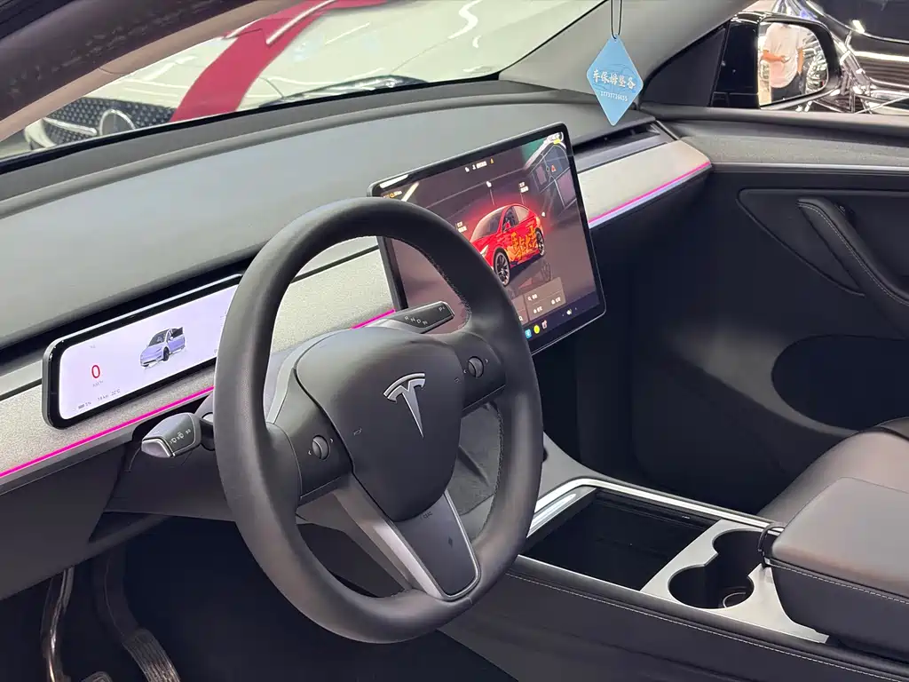 Tesla Model Y — фото 7