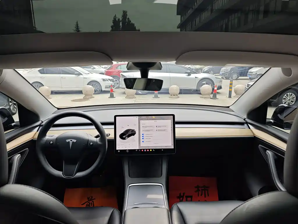 Tesla Model Y — фото 8