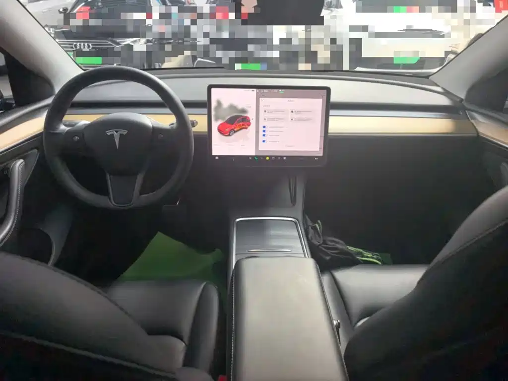 Tesla Model Y — фото 14