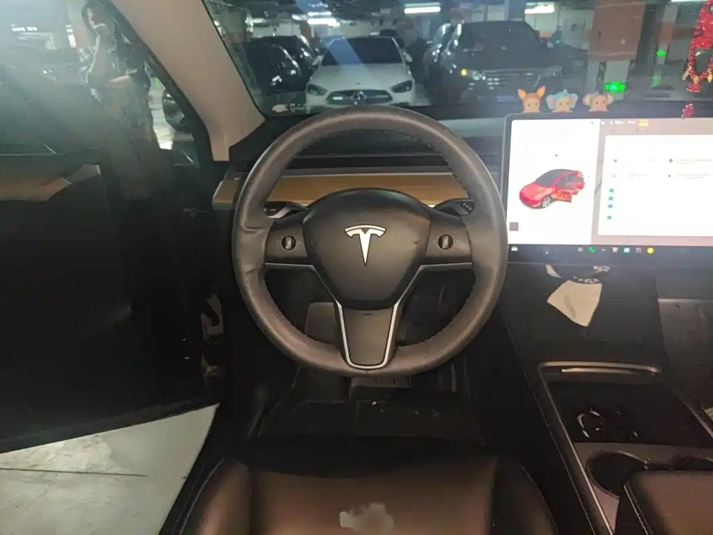 Tesla Model Y — фото 3