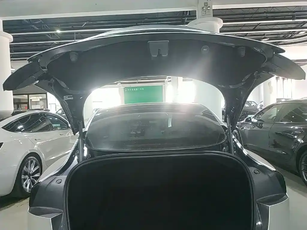 Tesla Model 3 — фото 19