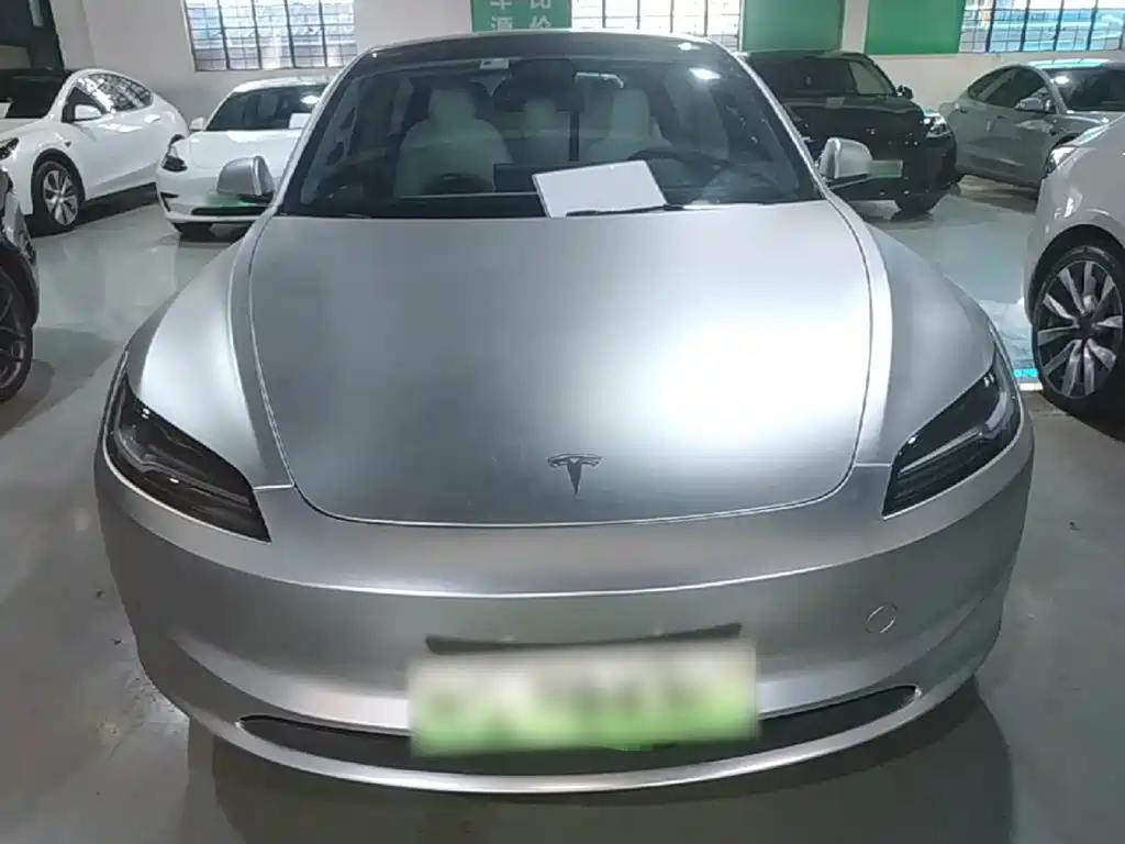 Tesla Model 3 — фото 3