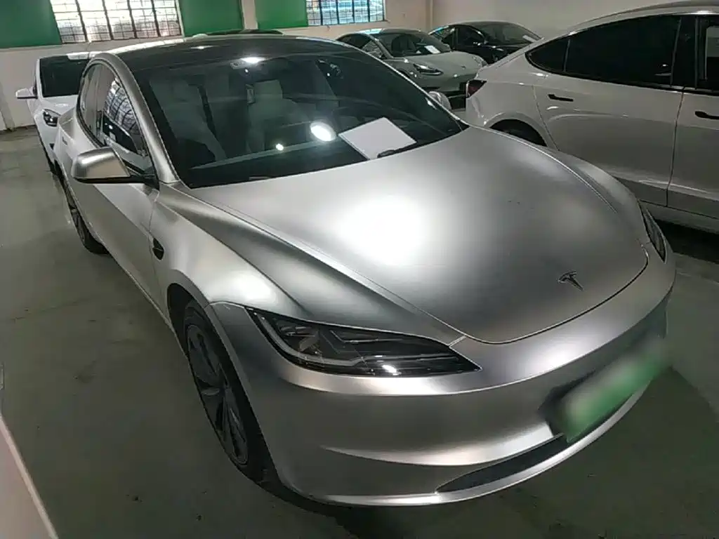 Tesla Model 3 — фото 4