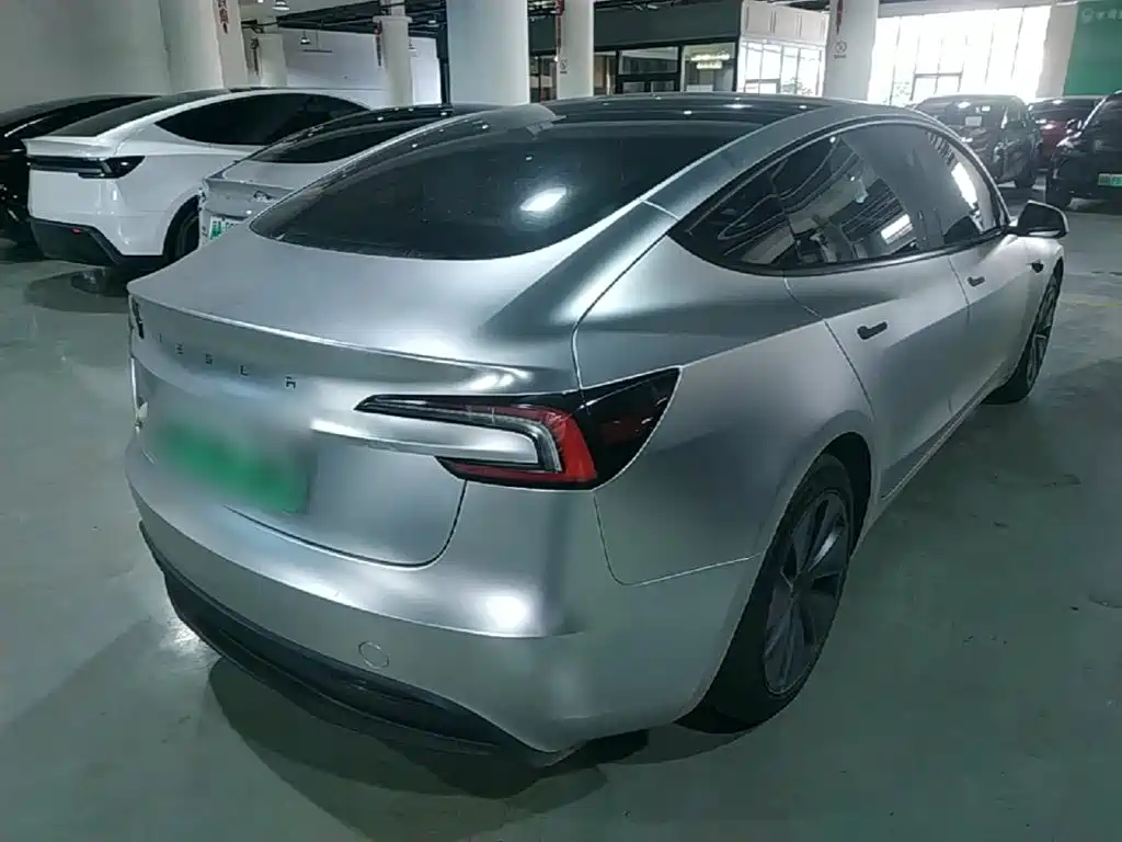 Tesla Model 3 — фото 7