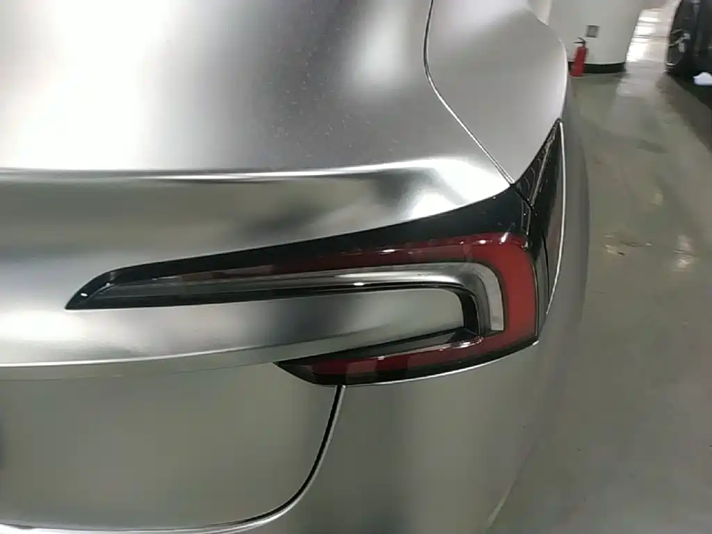 Tesla Model 3 — фото 8