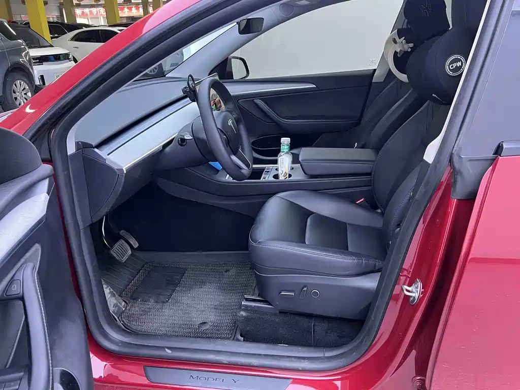 Tesla Model Y — фото 4