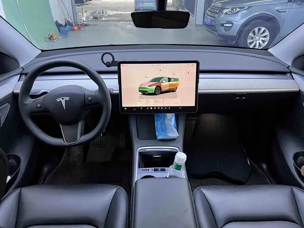 Tesla Model Y — фото 7