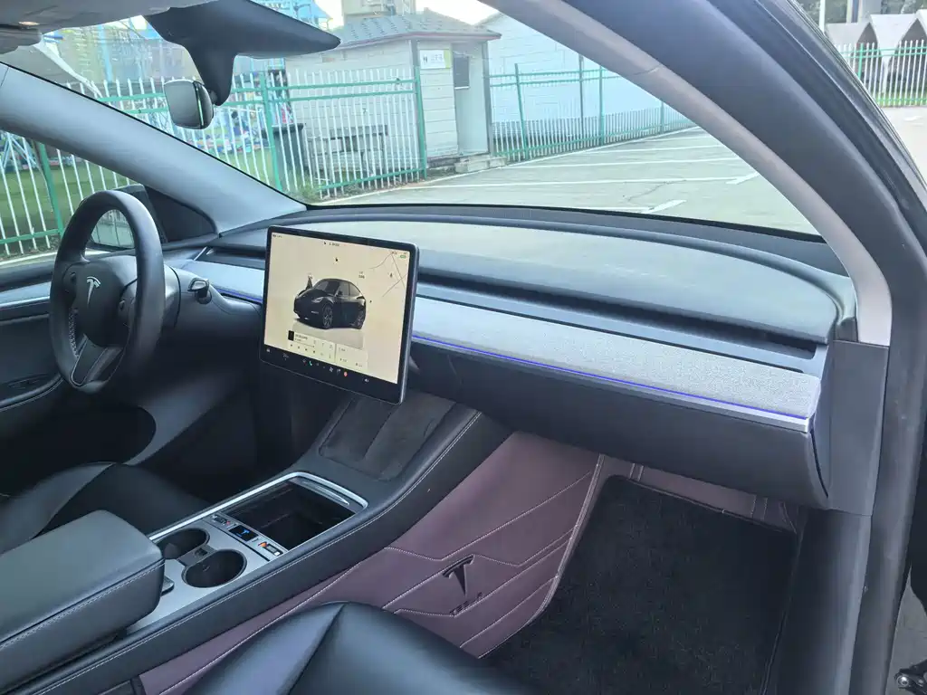 Tesla Model Y — фото 14