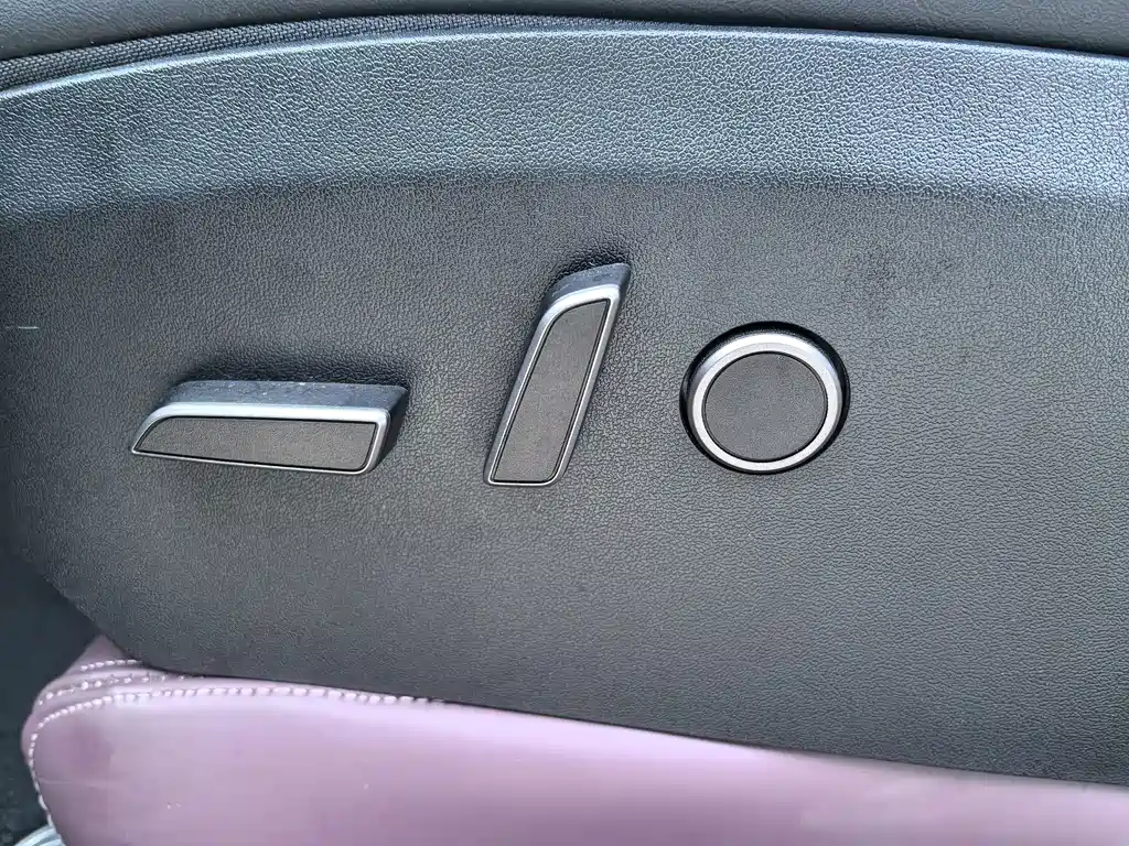 Tesla Model Y — фото 23