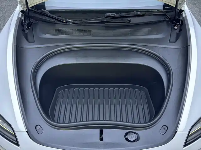 Tesla Model 3 — фото 16