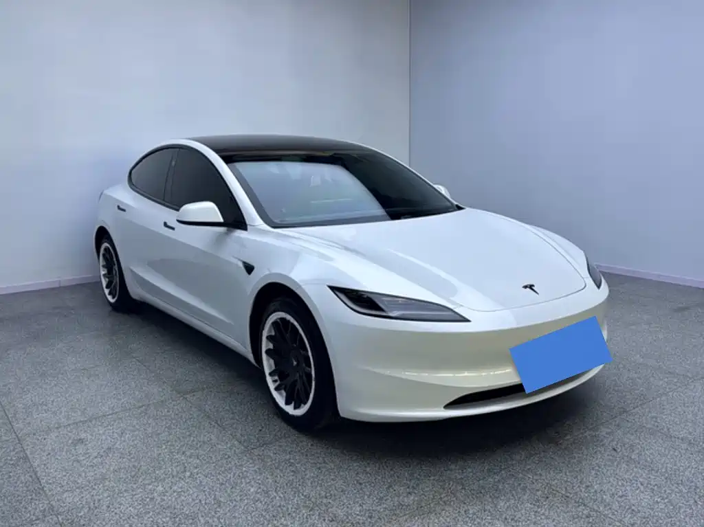 Tesla Model 3 — фото 3