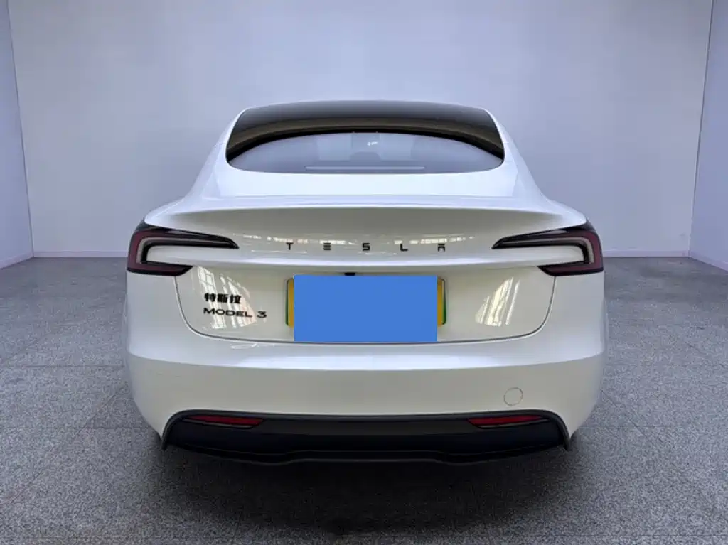 Tesla Model 3 — фото 8