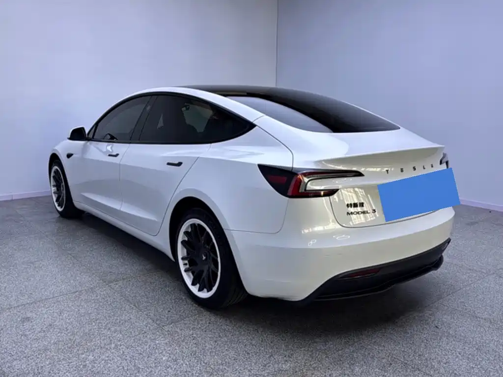 Tesla Model 3 — фото 9