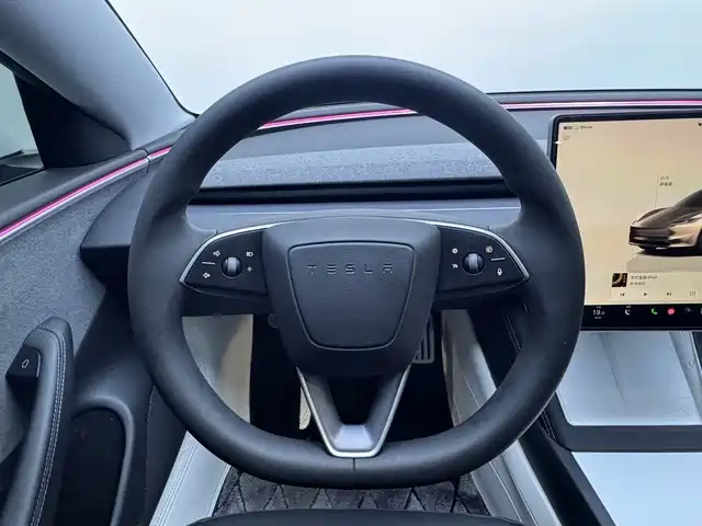 Tesla Model 3 — фото 10