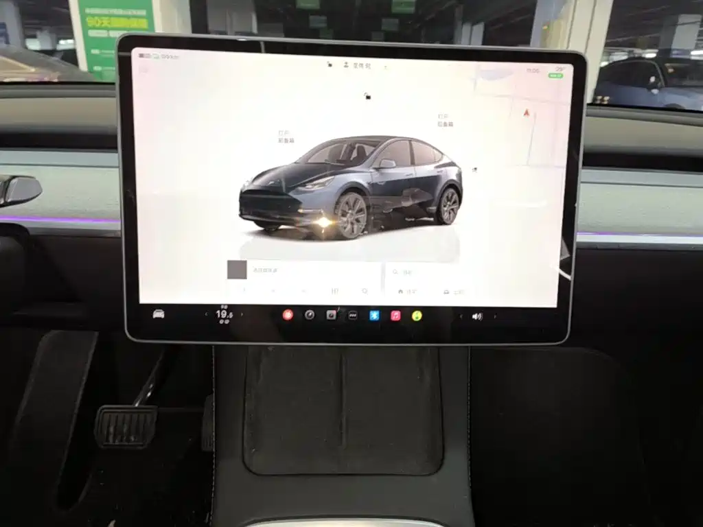 Tesla Model Y — фото 13