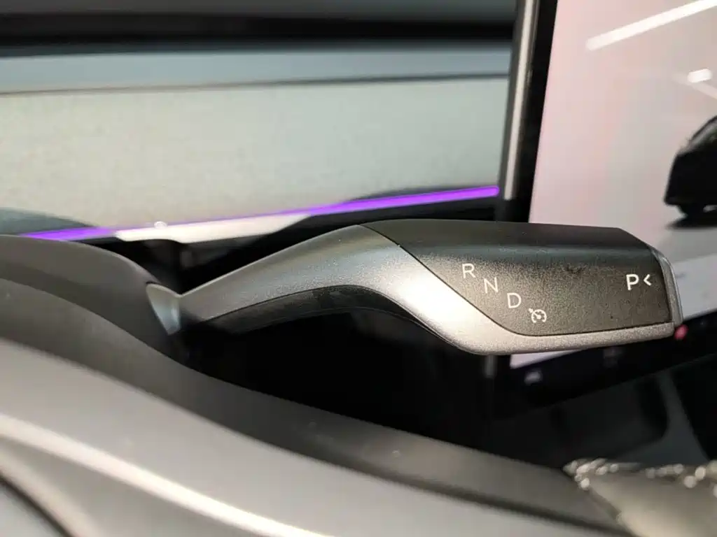 Tesla Model Y — фото 14