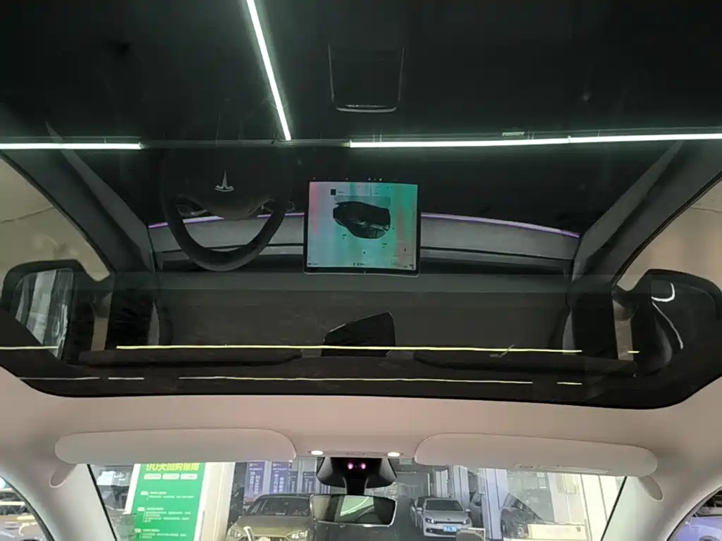 Tesla Model Y — фото 18