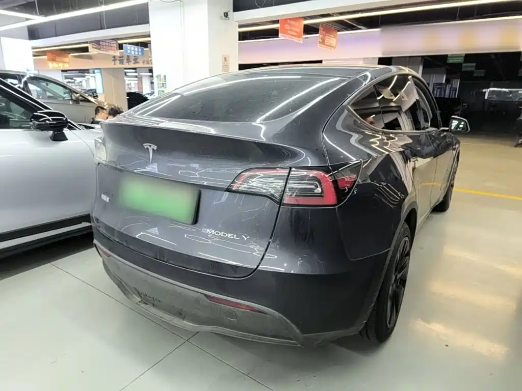 Tesla Model Y — фото 7