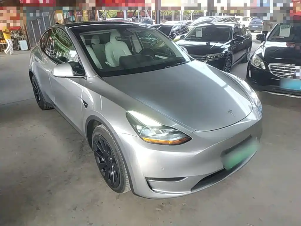 Tesla Model Y — фото 4