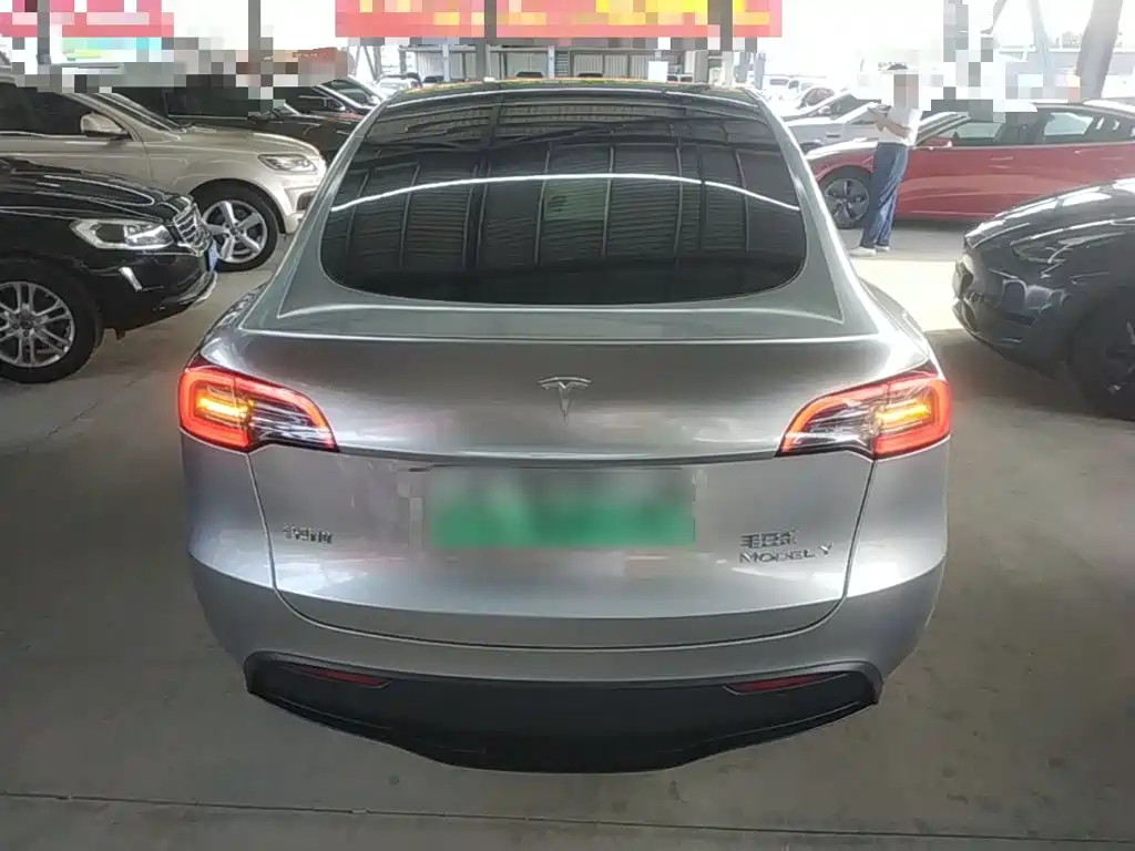 Tesla Model Y — фото 6