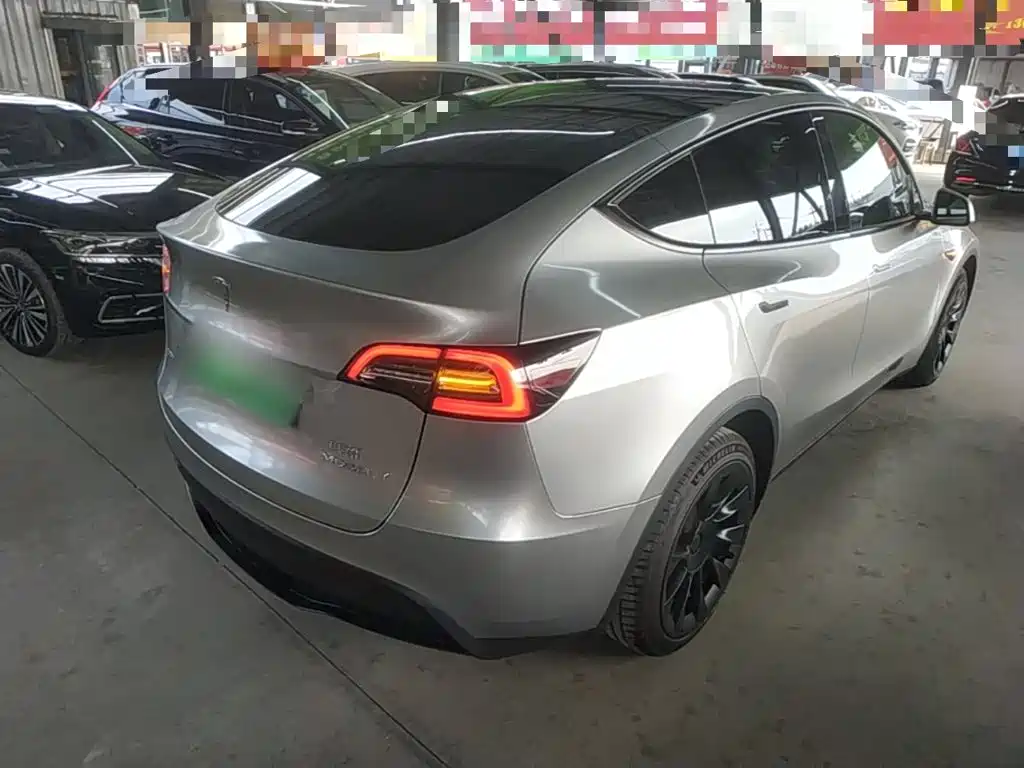 Tesla Model Y — фото 7